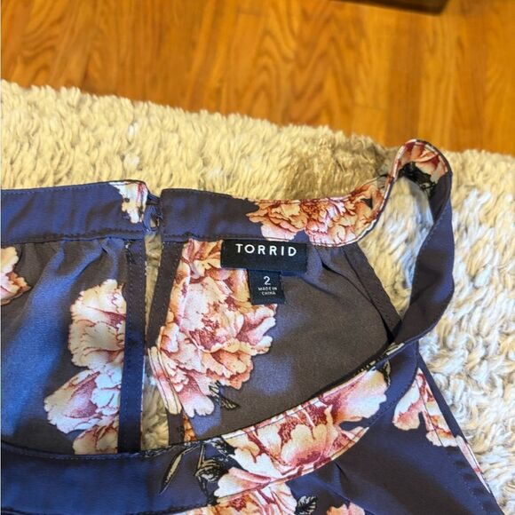 Torrid Floral women's tank top in Blue and Pink - Picture 2 of 5